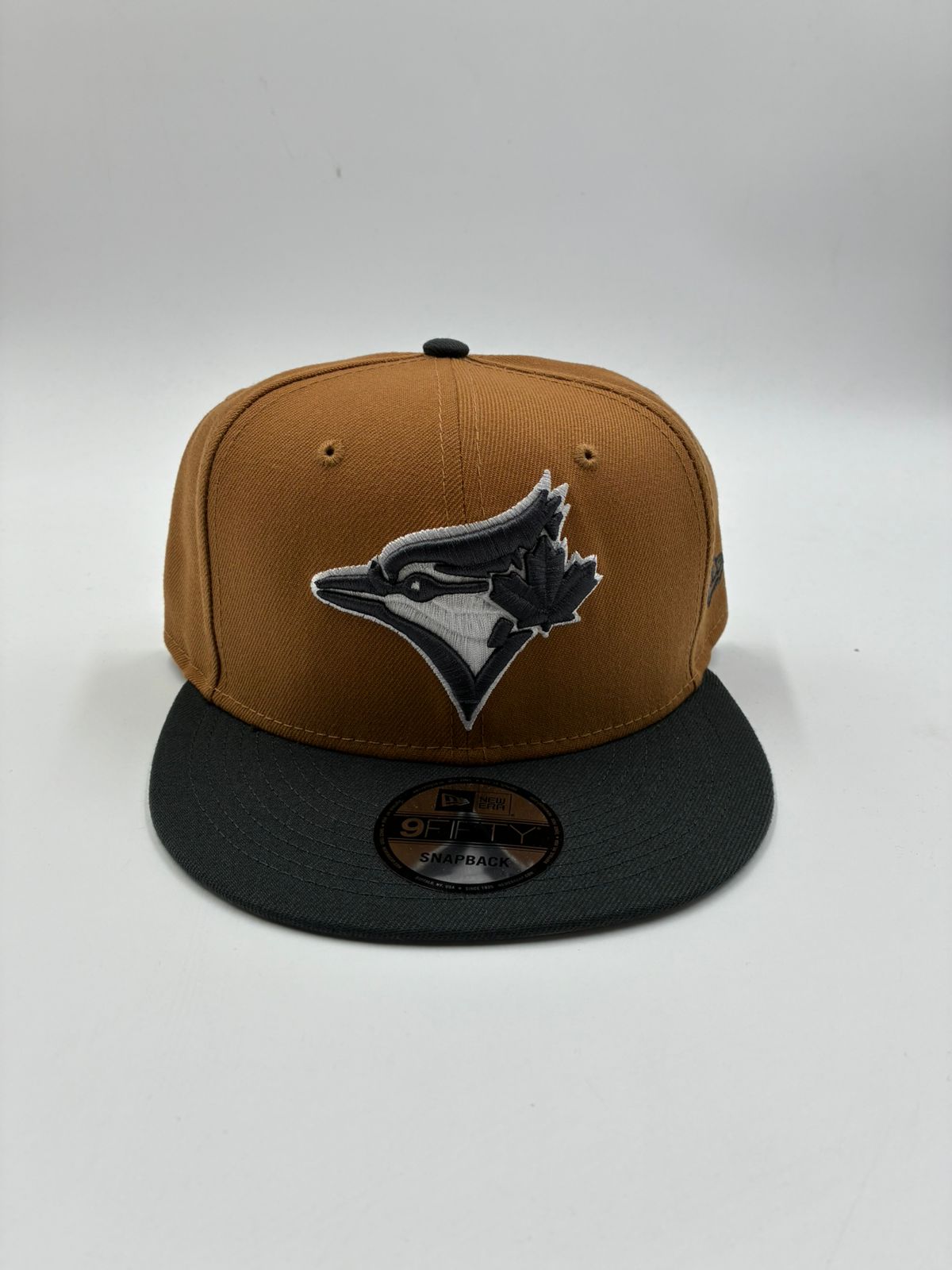 NEW ERA BROCHE TORONTO CAFE NEGRO