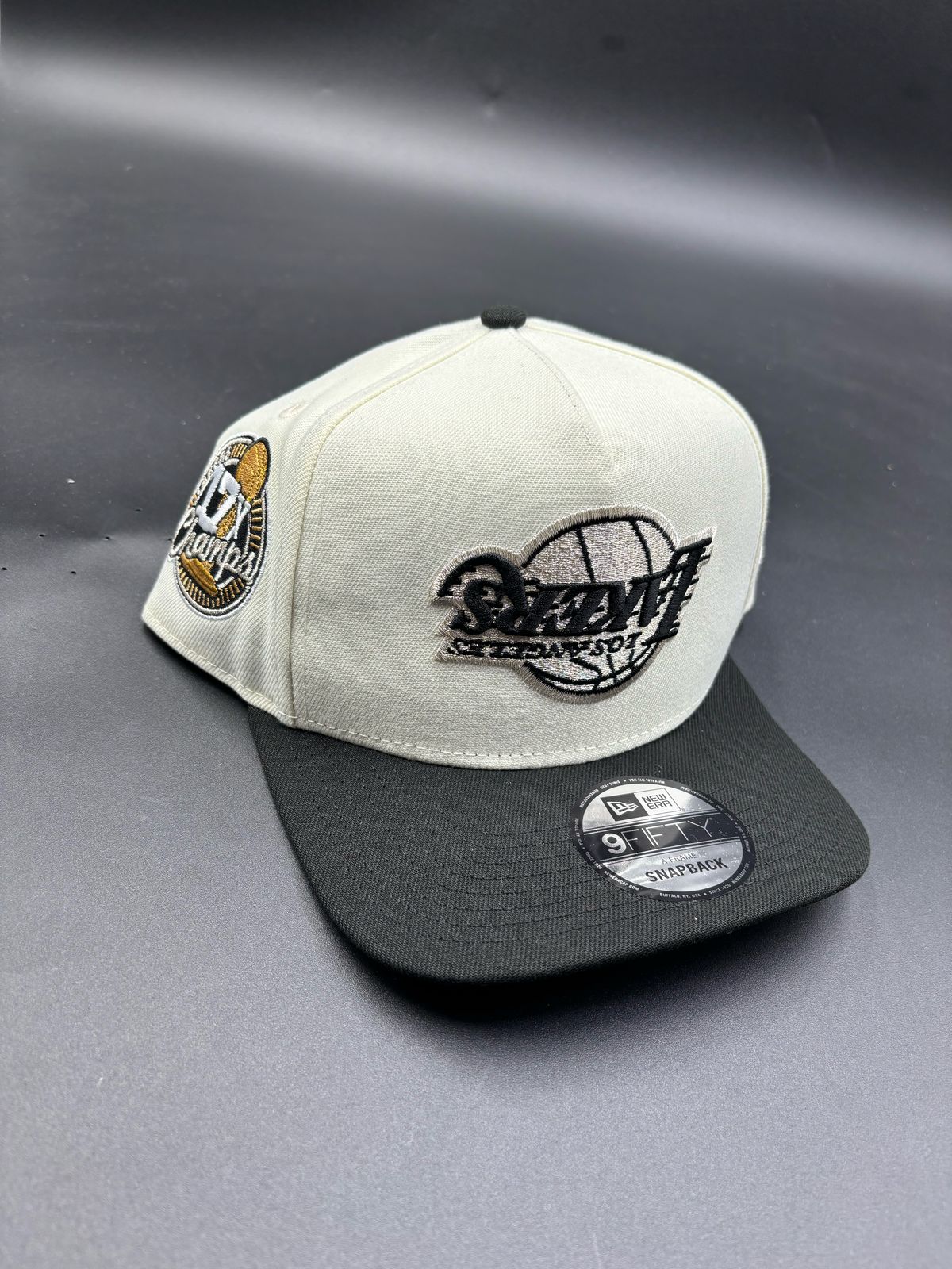 New Era A-FRAME Lakers Beige Negro