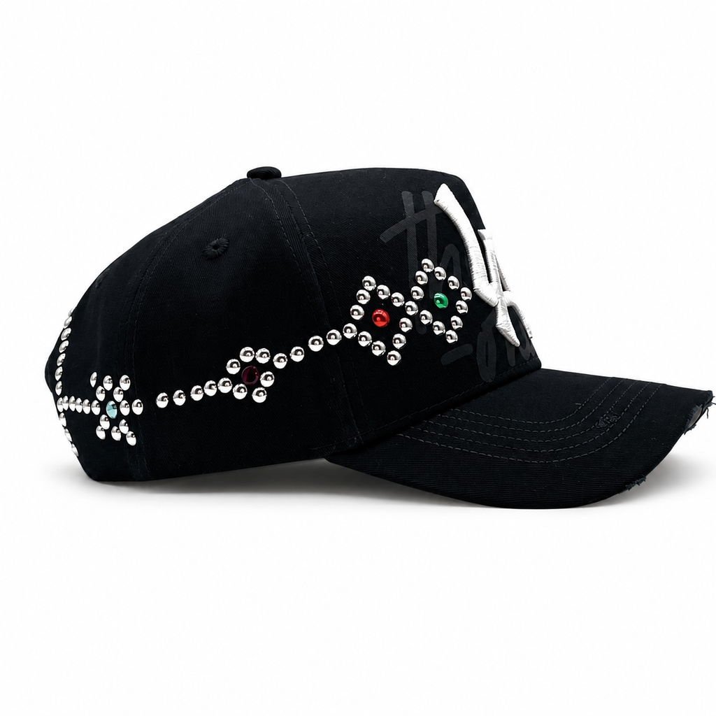 31 Gorras Después del Anochecer – Gorra con Bordado + Set Completo