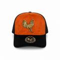 Gorras Florencia Gallo Naranja Placa Dorada – Gorra con Placa Metálica