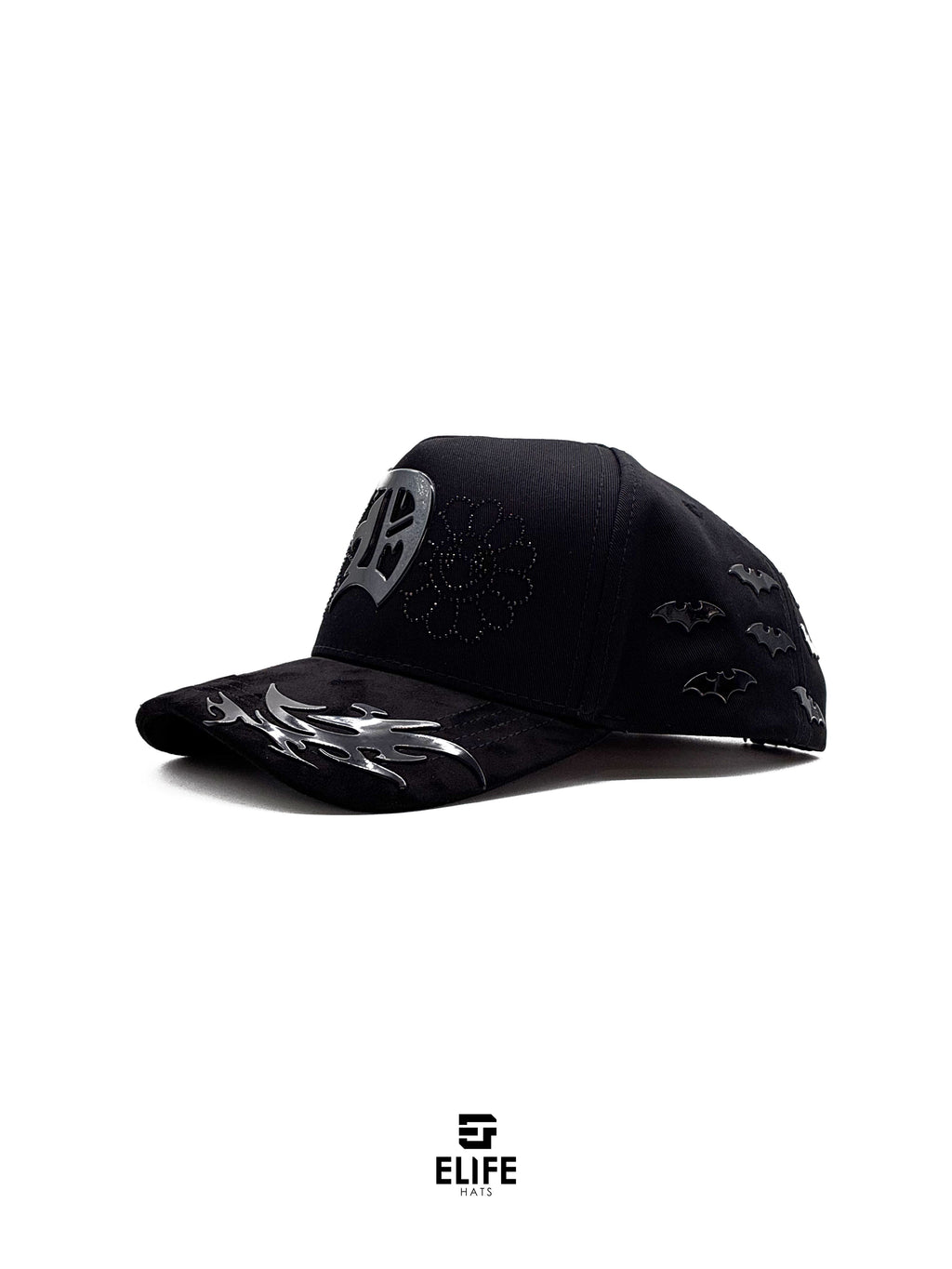 Innedit x Soñador x Ya No x Club de la Fama Génesis Negra – Gorra con Bordado y Pedrería