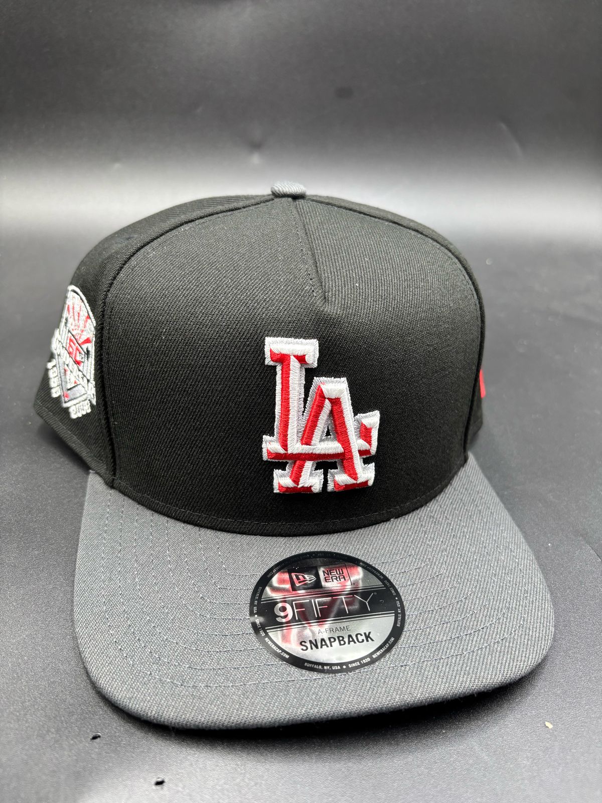 NEW ERA A-FRAME LA anniver negro gris