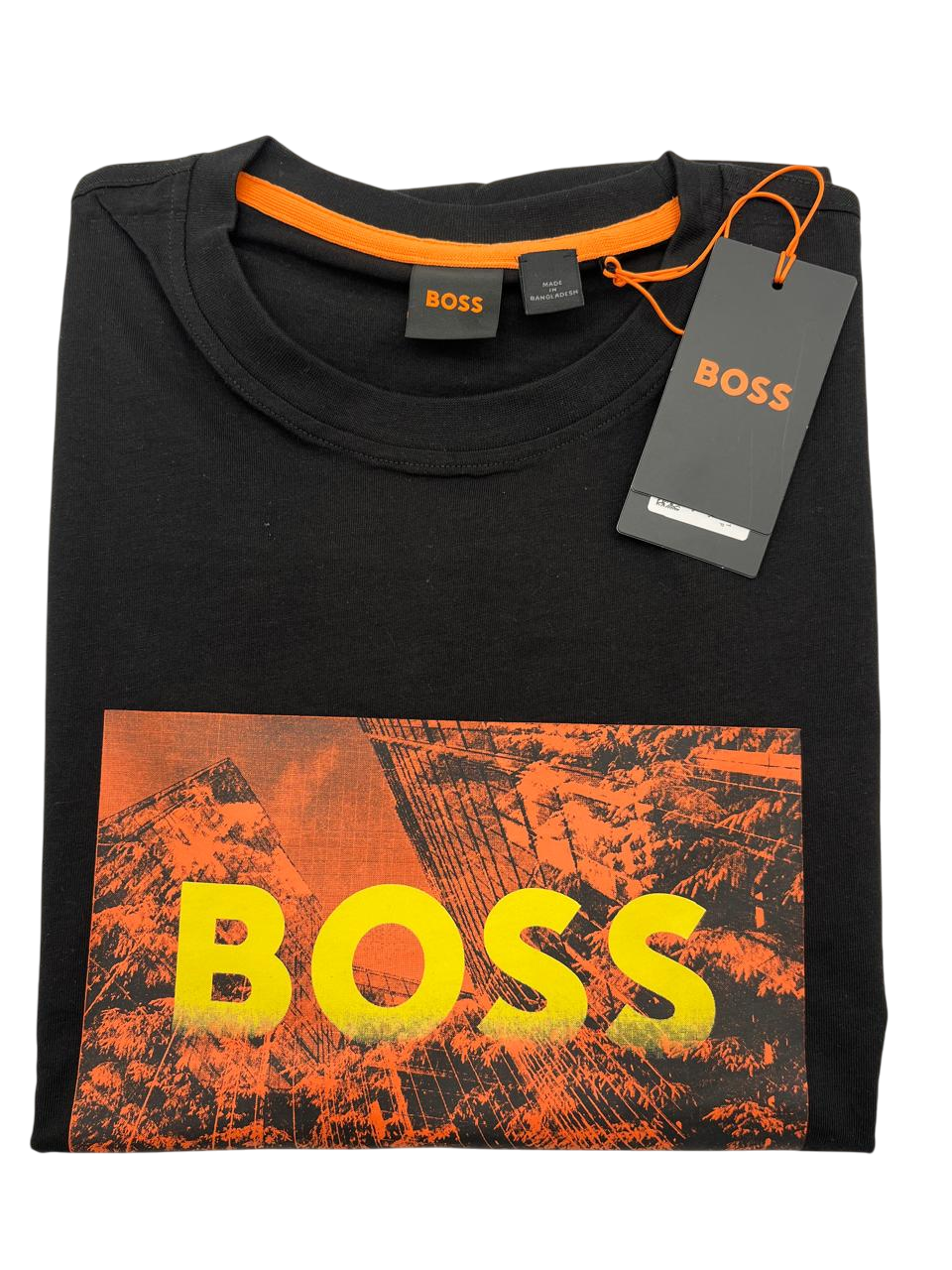 PLAYERA BOSS TE BUILDING NEGRO