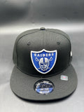 NEW ERA edicion broche Raides negro