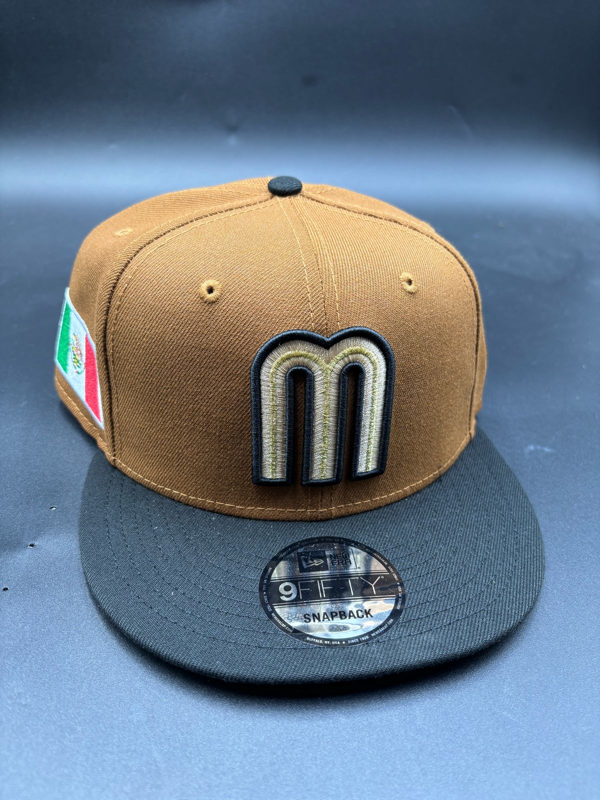 New Era Edicion MX Broche Cafe Negro