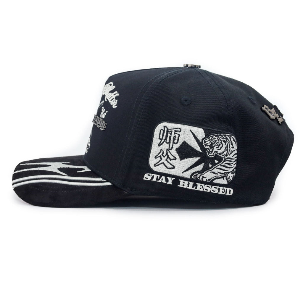 Báez x Shifu Mente sobre Materia – Gorra con Bordado