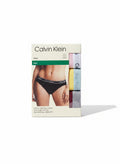 Pack de 3 braguitas bikini de Calvin Klein en algodón elástico, con cintura de logo. Colores: negro, rosa, azul claro, amarillo y gris.