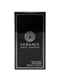Caja de perfume Versace Pour Homme Eau de Toilette para hombre, 50 ml. Diseño negro con detalles plateados y logo de Medusa.