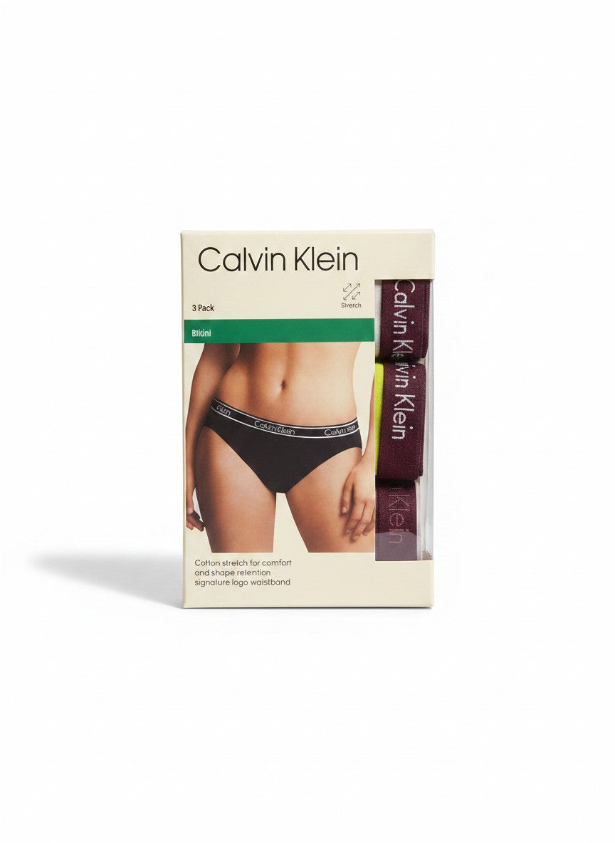 Pack de 3 braguitas bikini Calvin Klein de algodón elástico negro con cintura con logo.