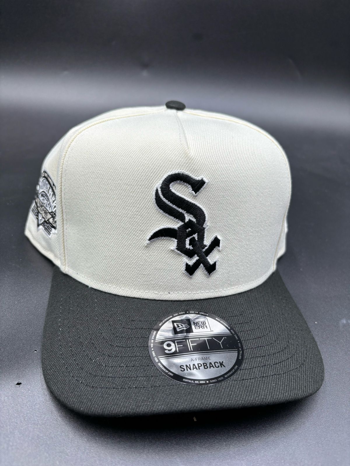 NEW ERA A-FRAME sox year beige negro