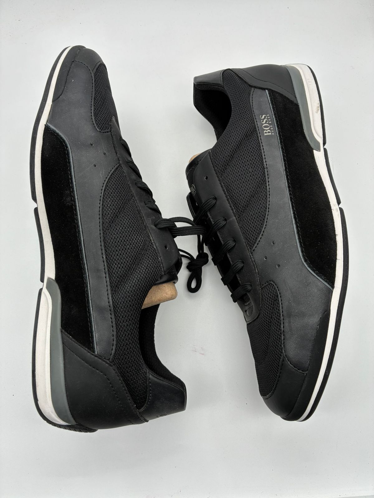 BOSS SATURN LOWP NEGRO