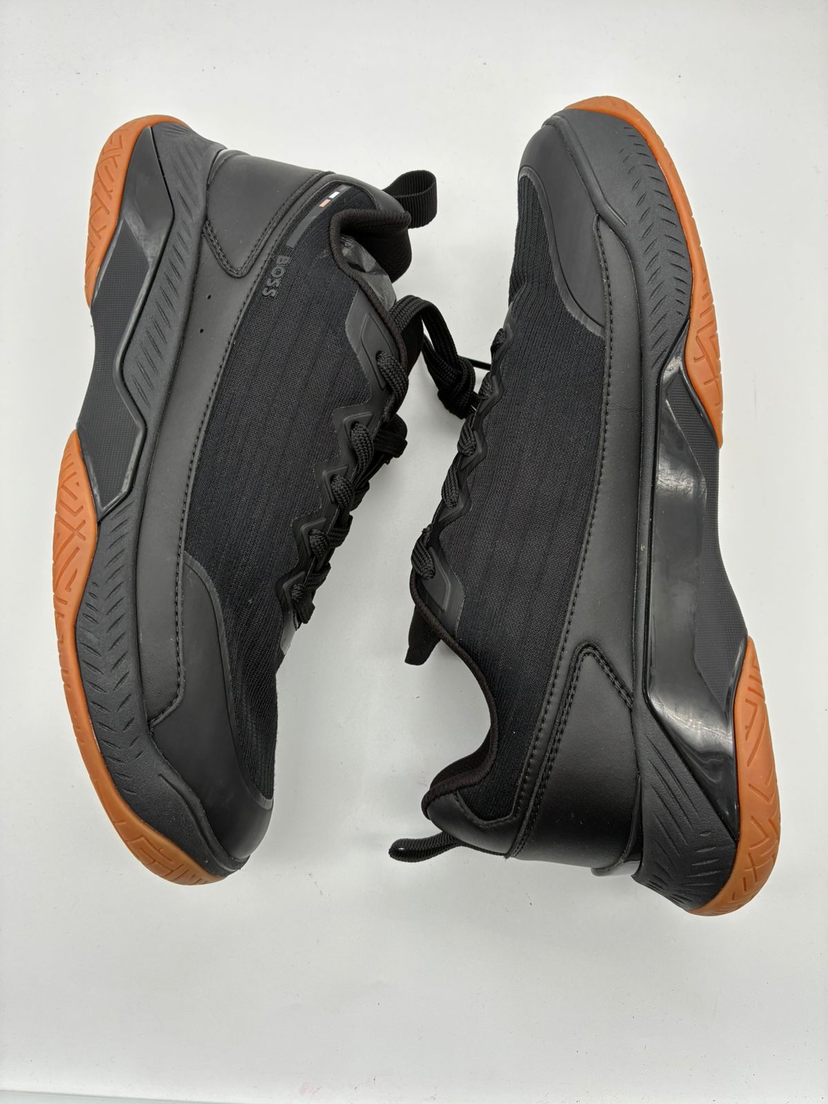 BOSS COURTSTRIDE TENN NEGRO