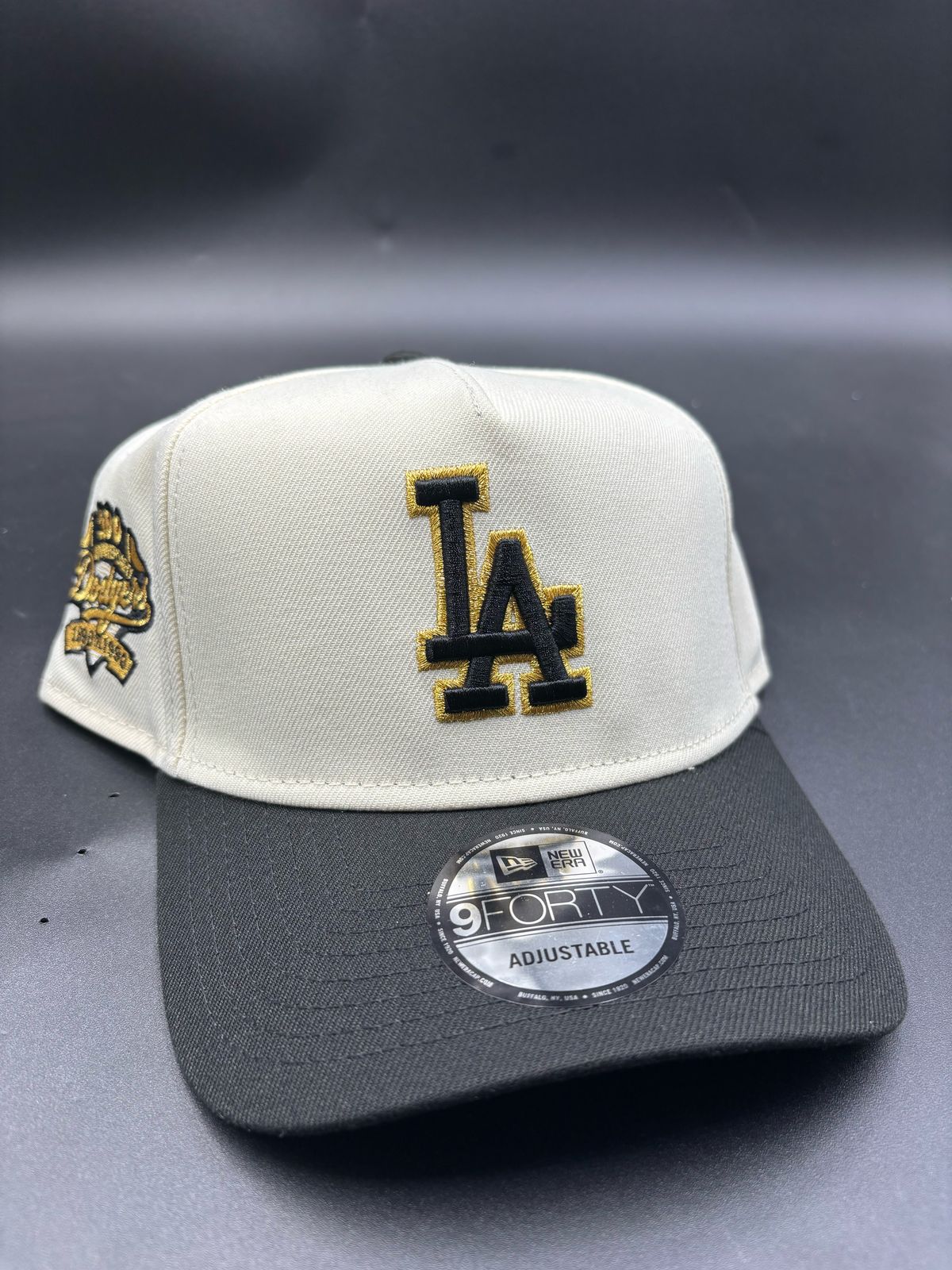 9Forty Edicion LA beige negro oro