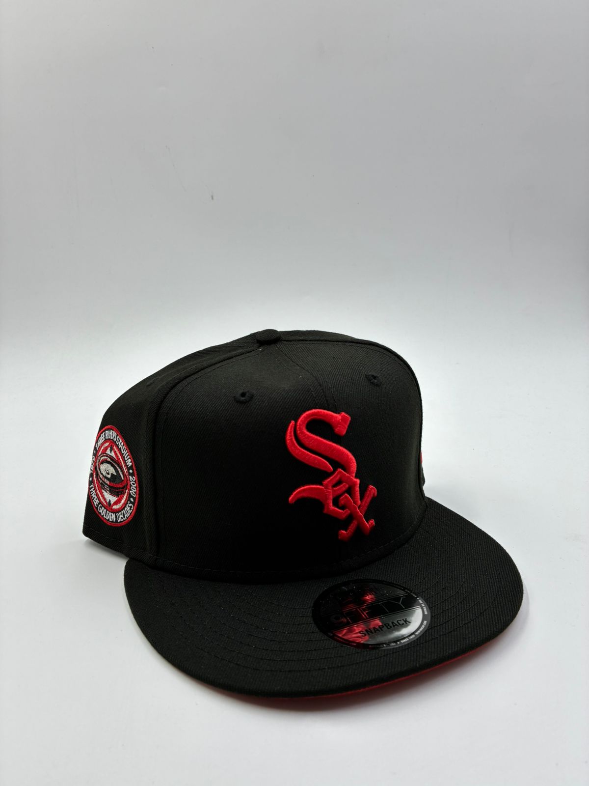 NEW ERA EDICION BROCHE SOX NEGRA ROJO